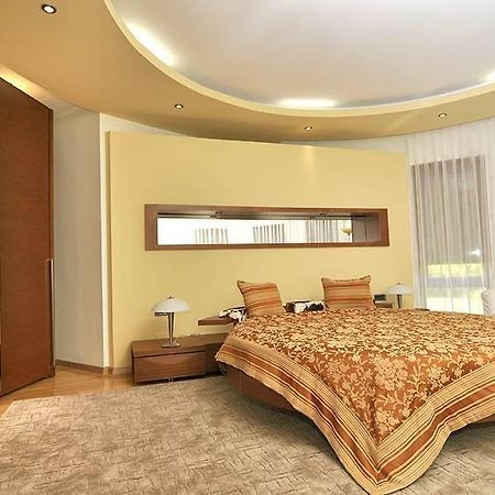 Villa Vitoria Giroc Kamer foto