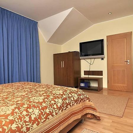 Villa Vitoria Giroc Kamer foto