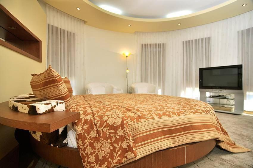 Villa Vitoria Giroc Kamer foto