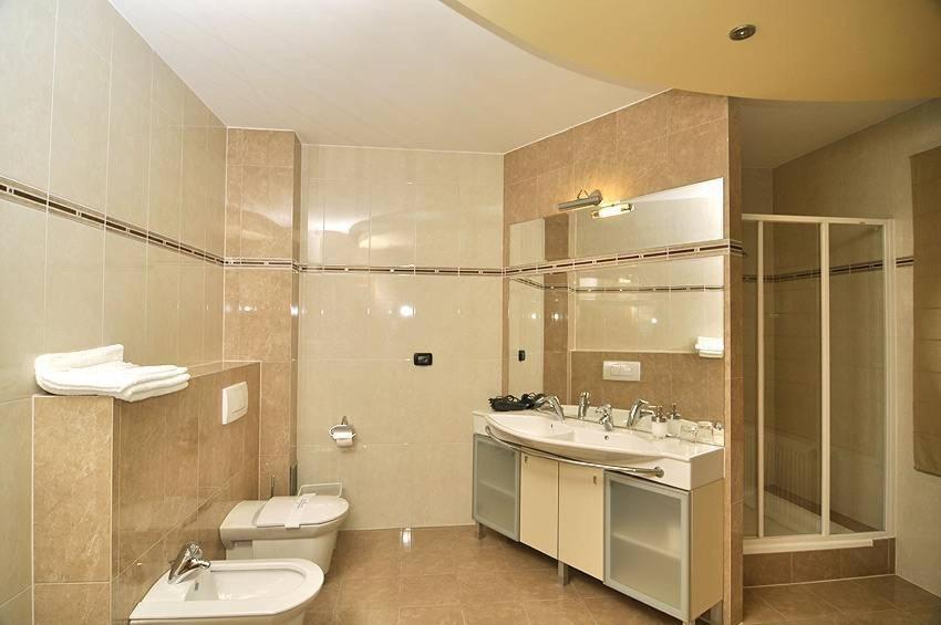 Villa Vitoria Giroc Kamer foto