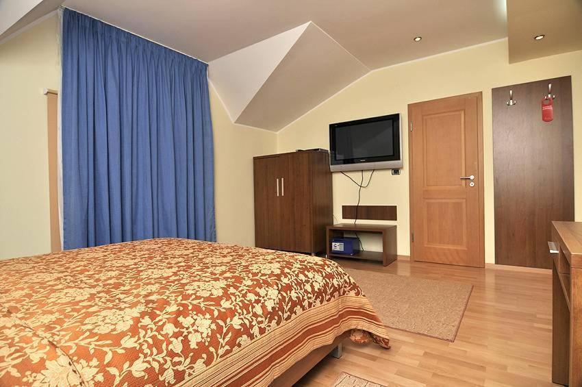 Villa Vitoria Giroc Kamer foto
